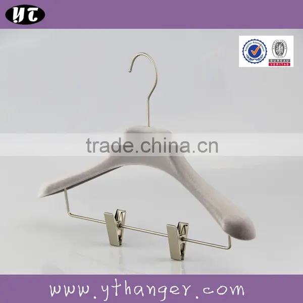 HA6964 Durable Clothes Hanger Plastic Suit Hanger With Clips photo-4