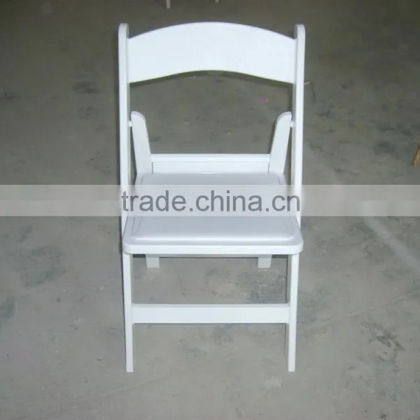 High Quality White Resin Folding Banquet Chair photo-3