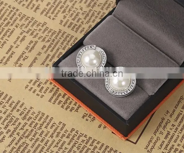 Latest Exquisite Workmanship Favorable Price White Big Pearl Earrings With Shinning Stone photo-3