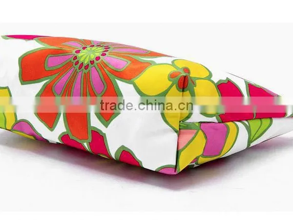 Promotional Charming Printed Flower Cosmetic Bags for Women photo-5