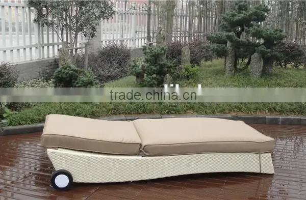 Rattan Sun Lounger photo-5