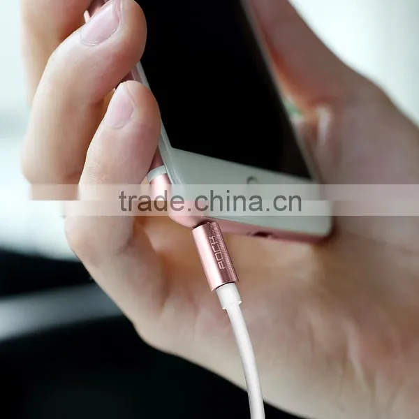 Rock RAU0509 200CM Audio Cable for IPhone 6s Headphone Speaker 3.5MM Universal Metal Aux Stereo Audio Cable photo-5