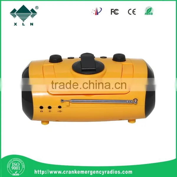 Dynamo Hand Crank Flashlight Radio With Phone Charge photo-4