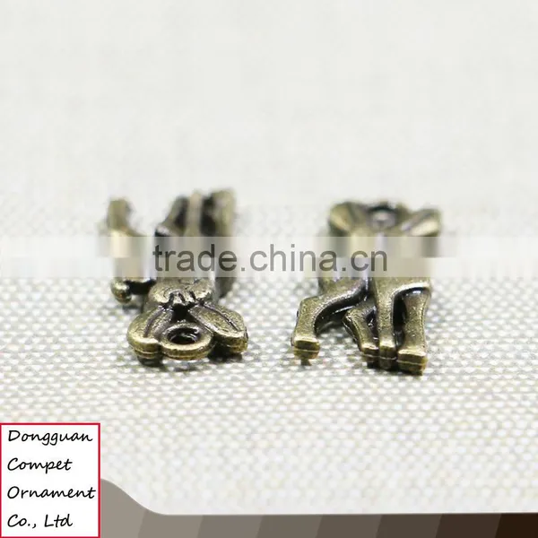 Wholesale Zinc Alloy Jewelry Ancient Bronze Stereo Sika Deer Pendant photo-2