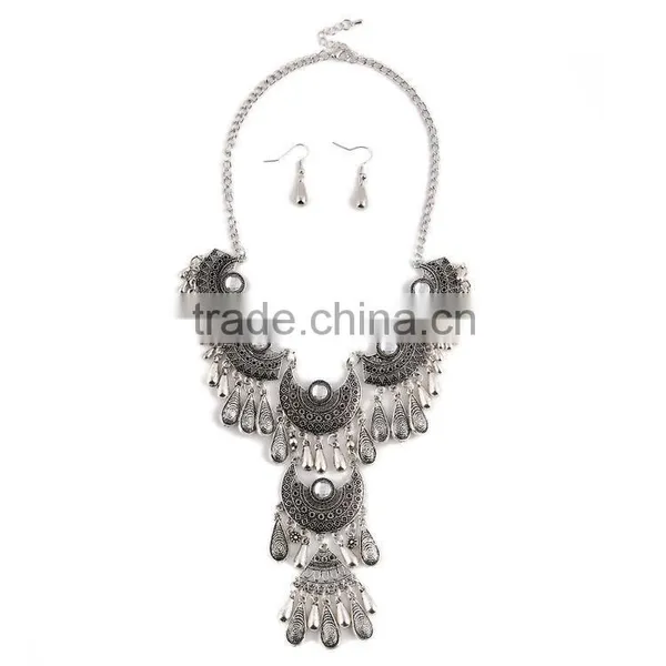 Vintage Flower Carved Hollow Bib Collar Droplets Pendant Gem Necklace Earrings Set photo-4