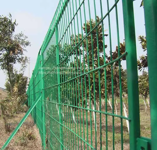 High Quality 4mm PVC Welded Wire Mesh Fence Home Garden V Folds Welded Wire Mesh Fence University Facilities Fence Factory photo-2