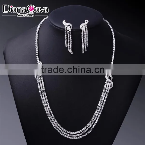 Good Classic Dinner Tassel Earrings Chain Necklace Jewelry Set in Cubic Zirconia