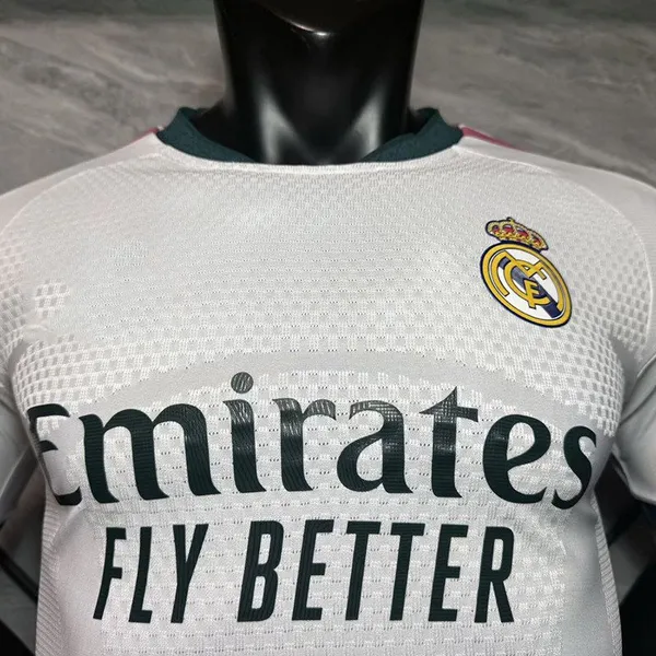 2627 Real Madrid Club No. 10 Mbappé, No. 5 Bellingham, No. 7 Vinícius Player Version Short-Sleeve Soccer Jersey photo-3