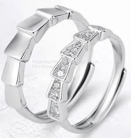 Snake Shaped Glossy Ring photo-2