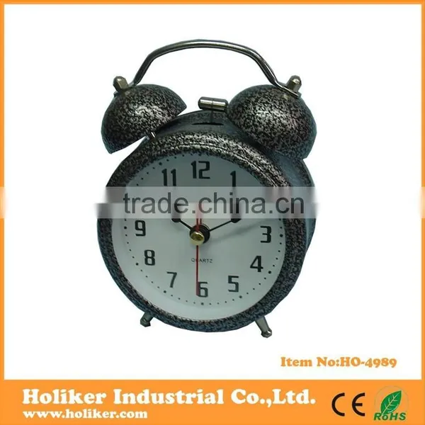 Quartz Alarm Clock With Light photo-4