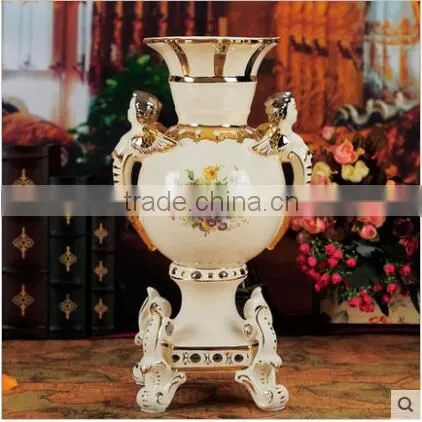 European Gold Outline Porcelain Ceramic Angels Vase for Hotel Deco