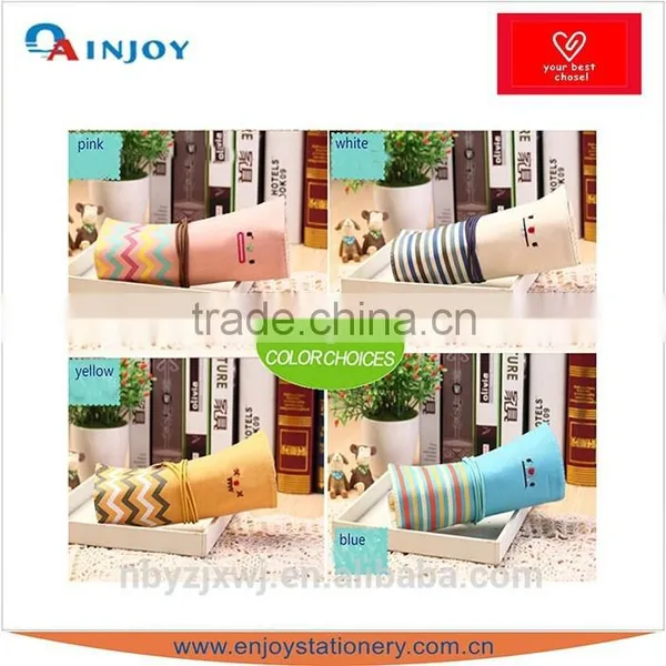 Smiling Face Rolling Pencil Bag photo-2