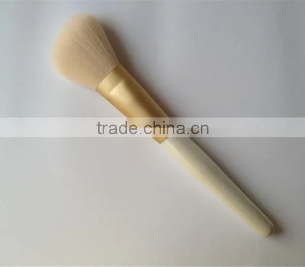 Makeup Tools Nylon Hair Cosmetic Blush Brush with White Brush Holder