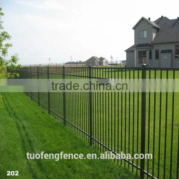 Custom Height and Colors Commercial Landscape Fence photo-2