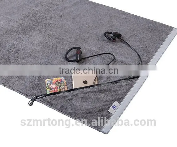 High Quality Embroidery Design 300gsm Zip Pocket Microfiber Sport Towel photo-2