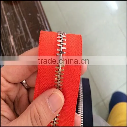 Good Quality Handbag With NO.5 Flesh Red Metal Zippers With EU REACH SVC CARTIFIED photo-2