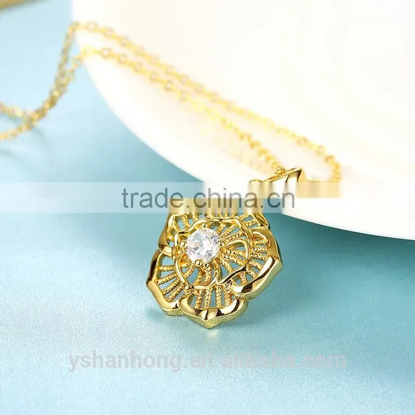 Fashion is Hollow-out Decorative Pattern Diamond Pendant Necklace photo-3