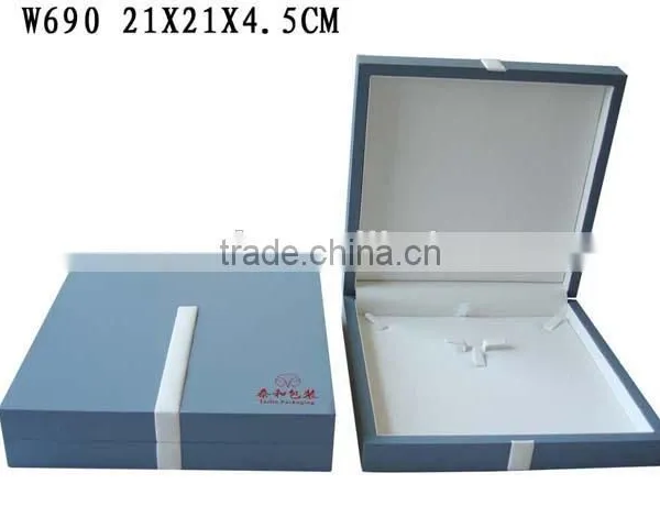 W691 High Glossy Painted Wooden Necklace Box photo-2