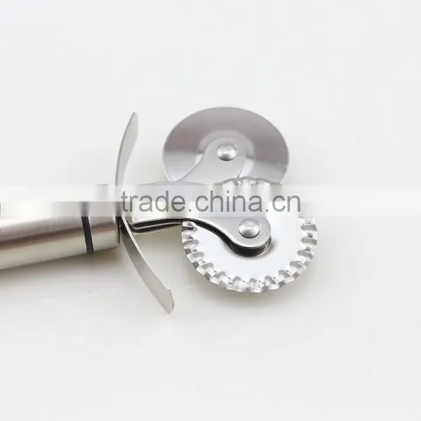 Sharp Blade Double Wheel Novelty Slicing Pizza Cutter photo-5