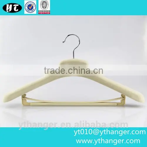 YY0520 High End Men Suit Clothes Velvet Hangers With Bar Logo Mens t Shirts Plastic Hanger Supplier's Choice photo-4