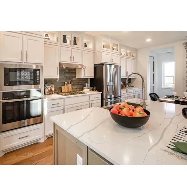Code：1025，Calacatta Artificial Stone Quartz Slab Kitchen Countertops photo-3