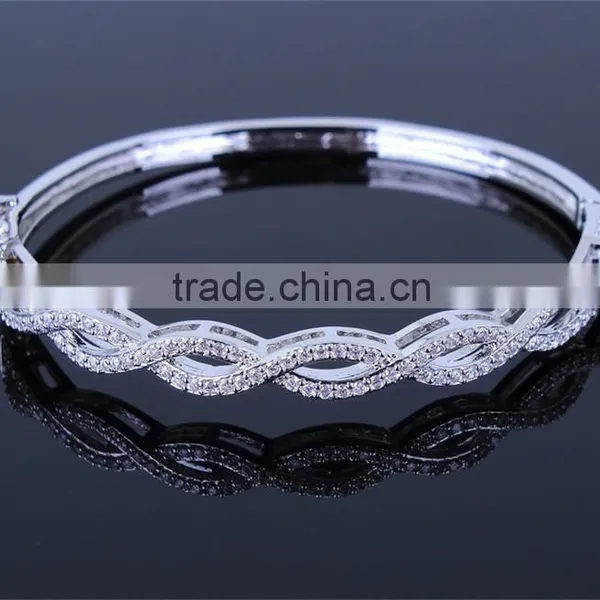 Factory Price Banquet Jewelry for Women Elegant Design Classic Setting CZ Bangle photo-2