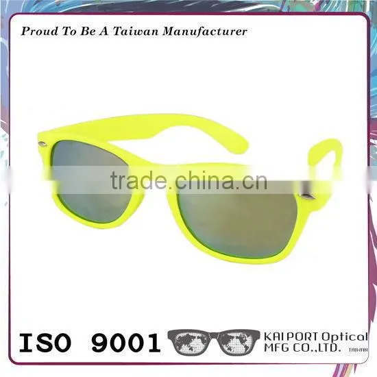 Popular Sell Style Light pc Material Soft Touched Rubber Sunglasses With Mirror photo-3
