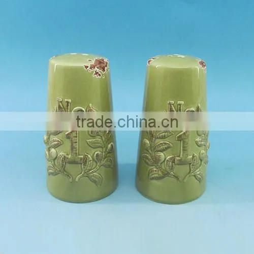 High Quality Embossed Ceramic Salt and Pepper Shaker