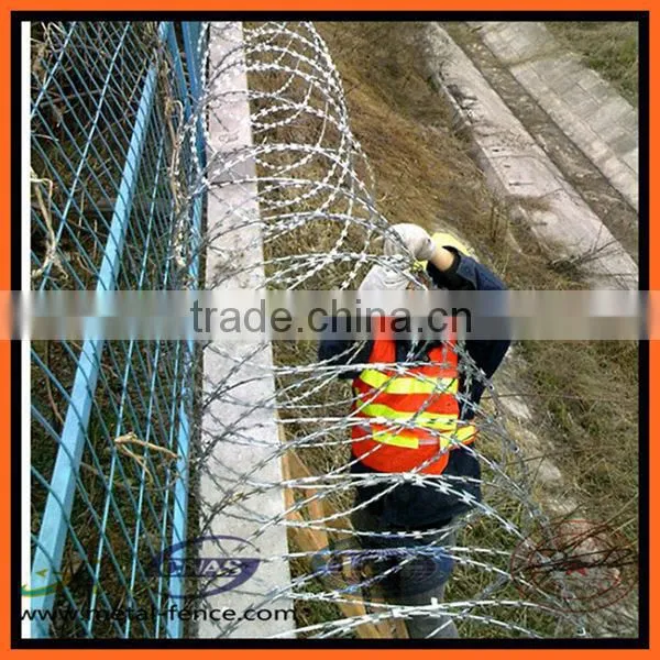 China Manufacture Wholesale Razor Barbed Wire Fence/razor Wire photo-5