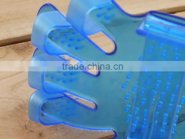 Cat Cleaning Product Massaging Glove photo-4