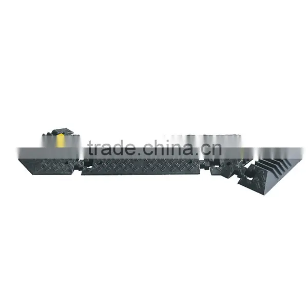 Lower Factoty Price 900*600*75mm Soft Flexible 3channels Rubber Heavy Duty Cable Protector photo-2