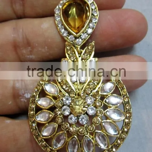 WHITE KUNDAN EARRINGS TIKA SET Gold Tone EARRINGS photo-3