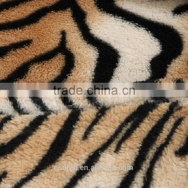 China Wholesale 100% Polyester Flannel Fleece Blanket With Satin Binding photo-3