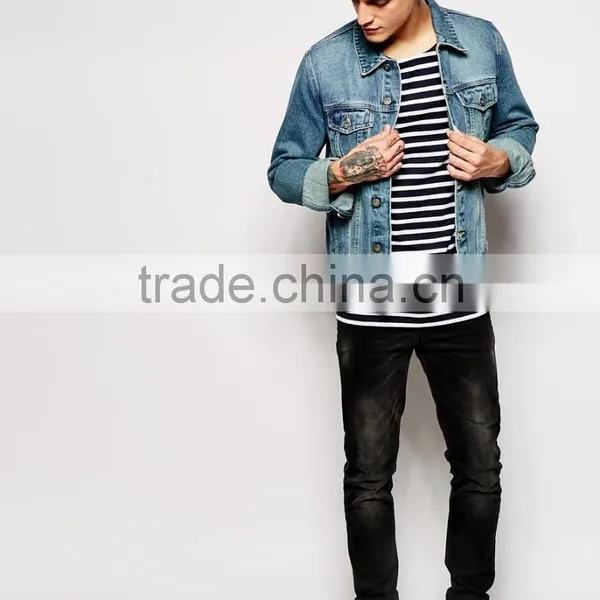 Black and White Stripe T-shirt in Relaxed Fit With Boat Neck photo-4