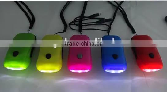 New 3LED Hand Crank Rechargeable Plastic Flashlight photo-3