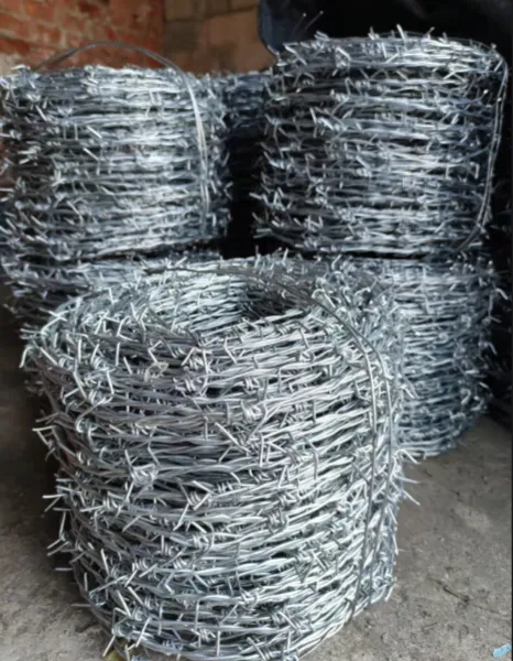 Farm Protection Barbed Wire Fence Hot Dipped Galvanized Steel Wire for Prisons photo-5