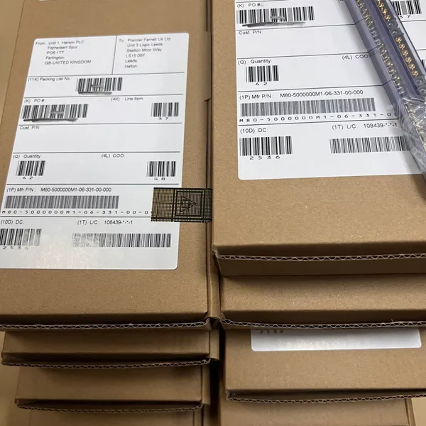 Harwin M80-5000000M1-06-331-00-000 6Pin With Floating Locking Screw 20A Industrial High Reliability Power Connector