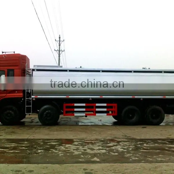 Hot Dongfeng 8x4 30000L Fuel Oil Delivery Trucks With Euro 3 photo-2
