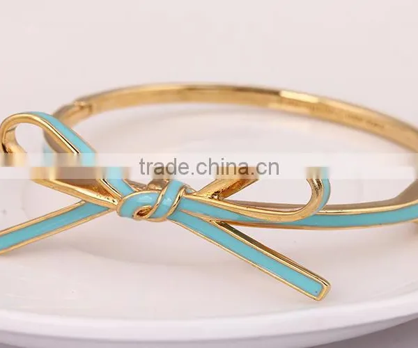 China Wholesale Bowknot Style High Quality Glow Bracelet photo-3