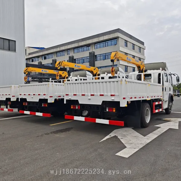 Sinotruk Double-row Seat Export-type Truck-mounted Crane With Anti-corrosion Electrophoretic Cargo Box and Xcmg Crane photo-4