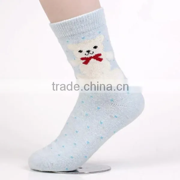 Cartoon Bear Mid-calf Wool Blend Ladies Socks