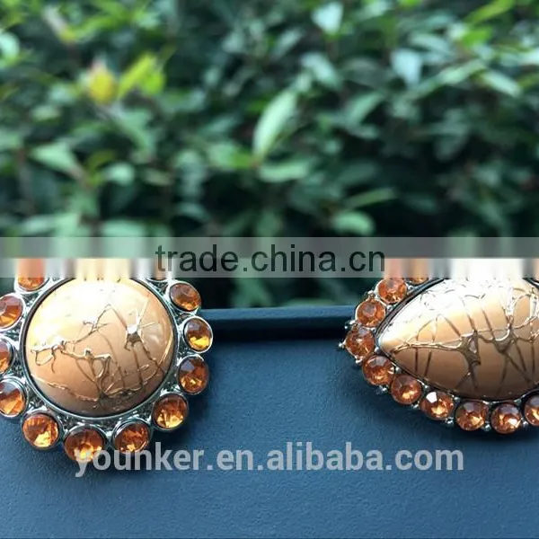 2016 Hot Sale Acrylic Rhinestone Button Plastic Sewing Shank Flower Center Bulk Cheap Button photo-4
