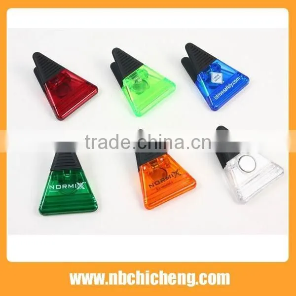 High Quality Plastic Hot Selling Triangle Magnetic Clip photo-4