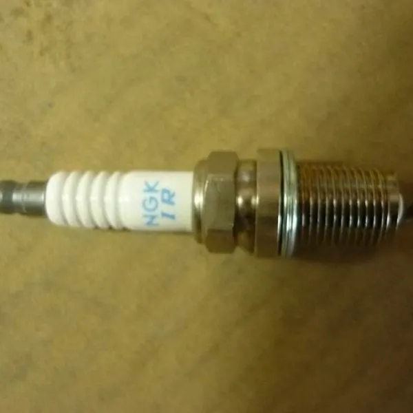 Engine Parts Spark Plug 3707-00049 Original Auto Parts China Bus photo-3