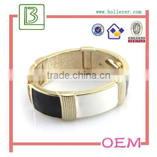Diamond Studded Gold Jewellery Bangles photo-5