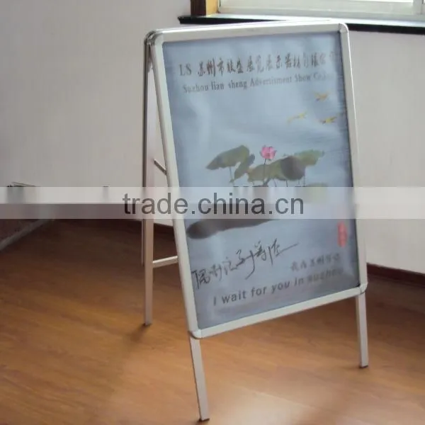a Board Sign Outdoor photo-4
