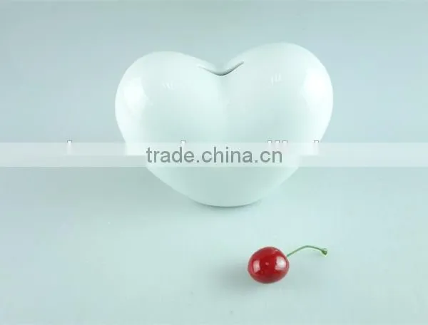 Stock Porcelain White Lovely Heart Shaped Money Box photo-3