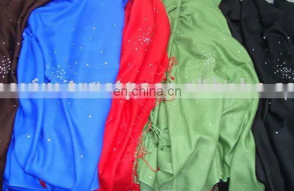 Silk Pashmina Wool Shawls With Crystal in Latest Design. photo-2