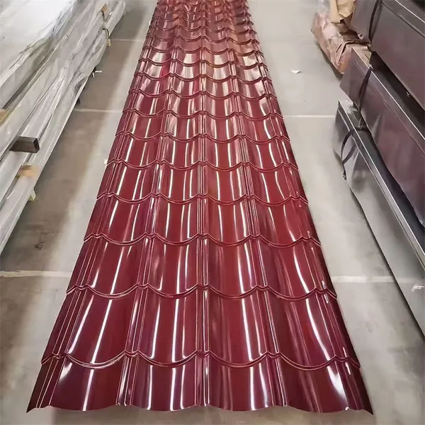 Tuiles de toit métalliques prépeintes de couleur RAL à bas prix, tôles d'acier colorées ondulées pour villas, hangars et garages