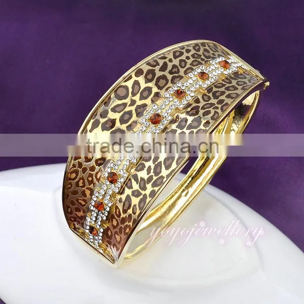 Fake Gold Love Rhinestone Metal Bangle photo-4